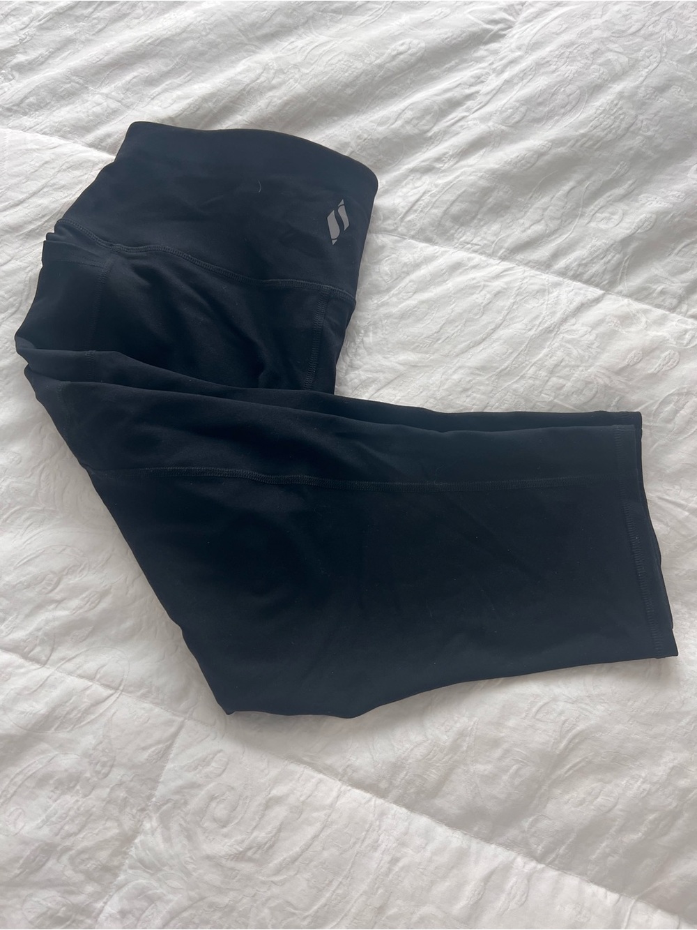 Skechers Black Women Active Capri Leggings with Reflective Logo